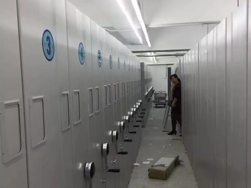 喀什保定某房地产公司手动密集柜安装中